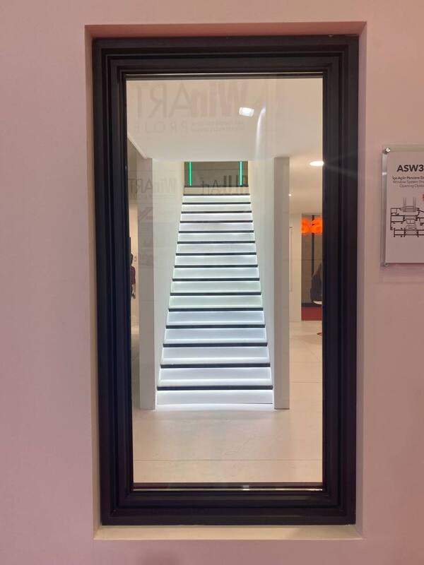 Фото: коричневая ламинация окна ©&nbsp;&nbsp;